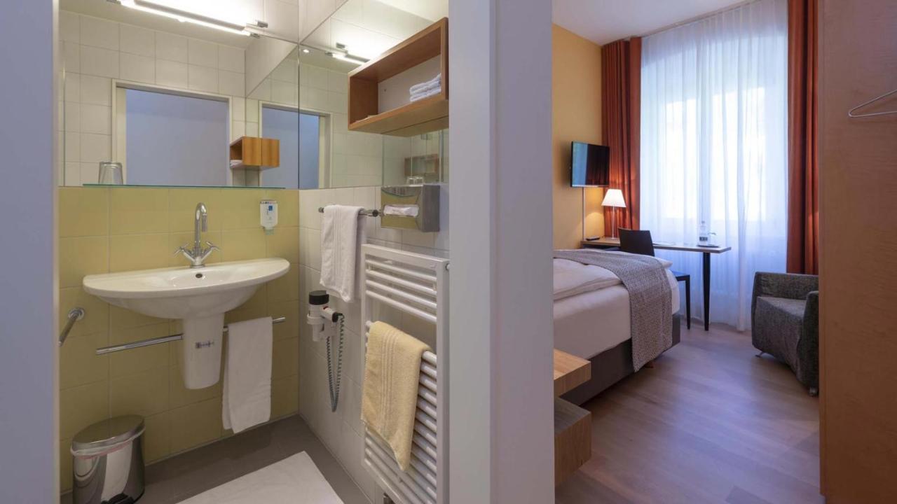 אנדר Hotel Fravi מראה חיצוני תמונה