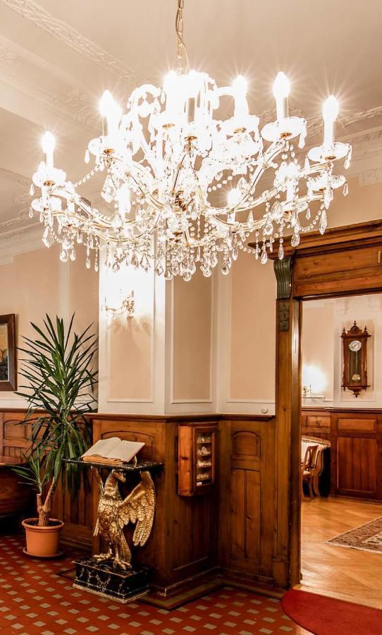 אנדר Hotel Fravi מראה חיצוני תמונה